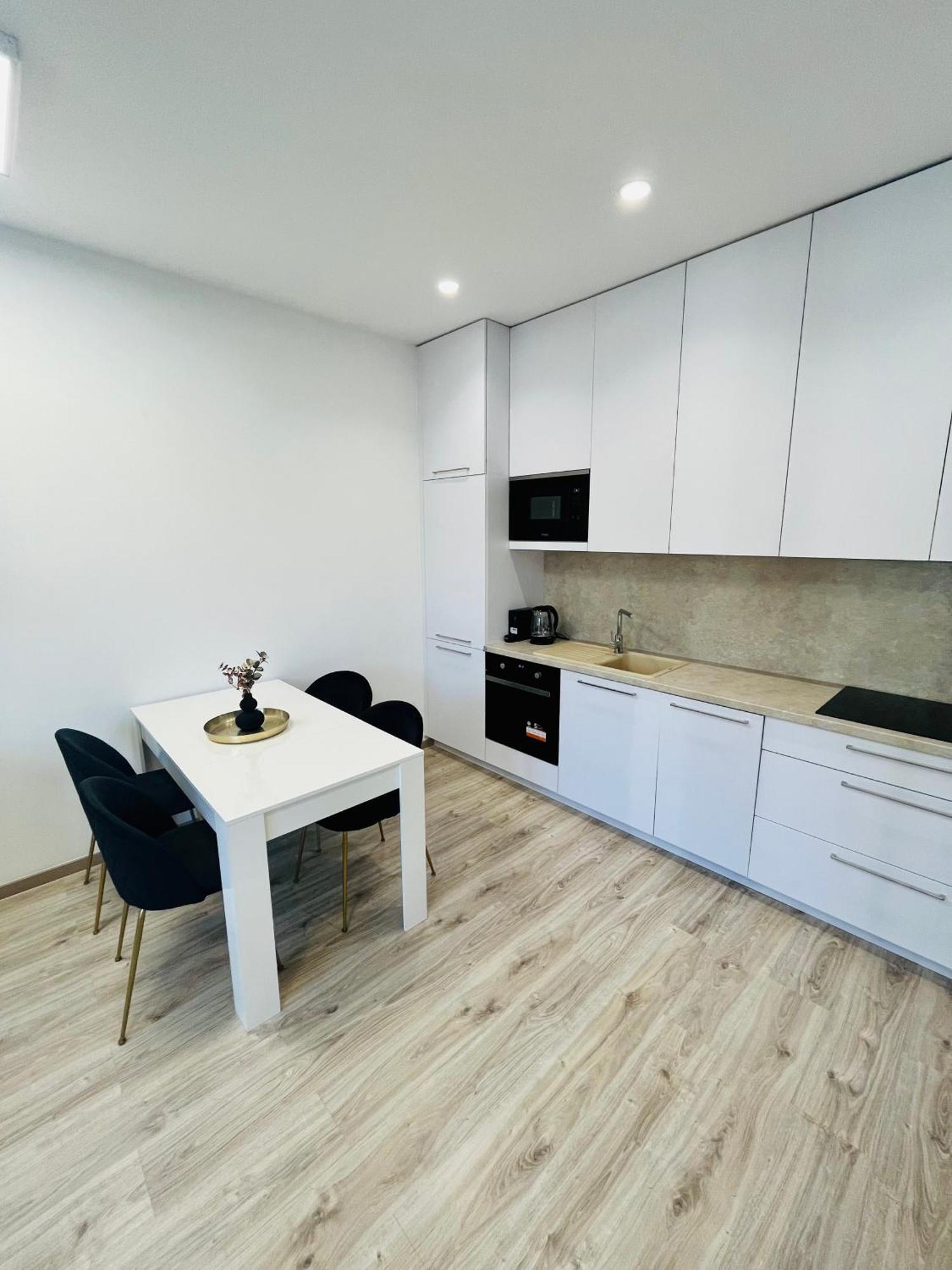 Apartment Riviera Centrum, Private Parking And Smart Check In บันสกาบิสตรีตซา ภายนอก รูปภาพ