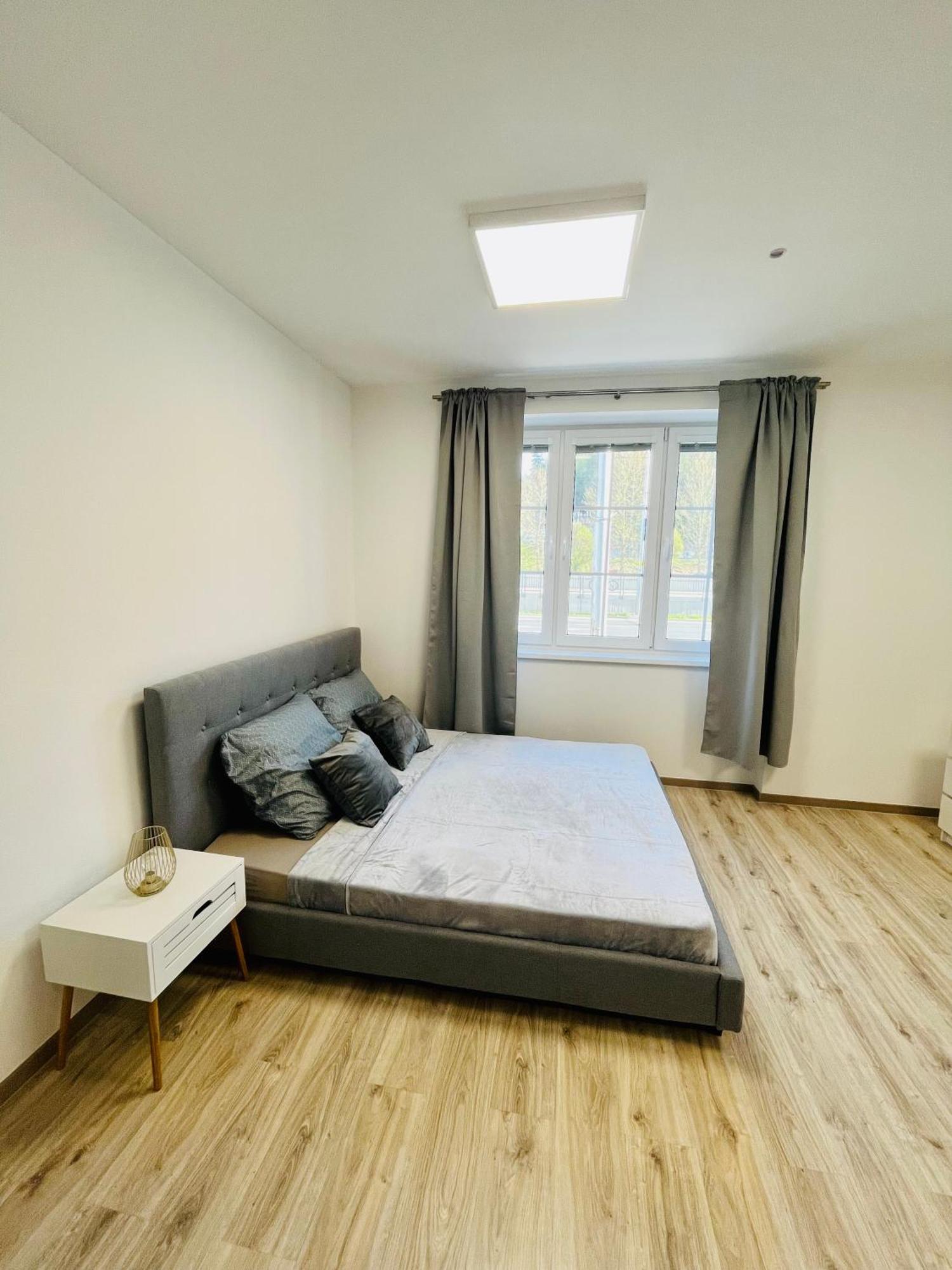 Apartment Riviera Centrum, Private Parking And Smart Check In บันสกาบิสตรีตซา ภายนอก รูปภาพ