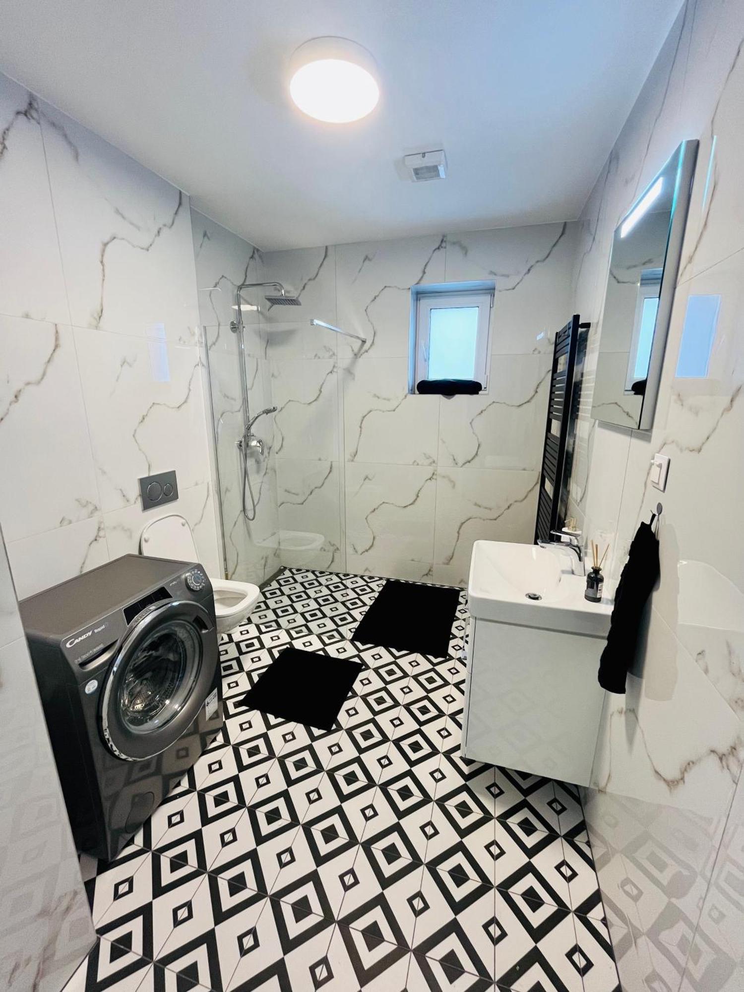 Apartment Riviera Centrum, Private Parking And Smart Check In บันสกาบิสตรีตซา ภายนอก รูปภาพ